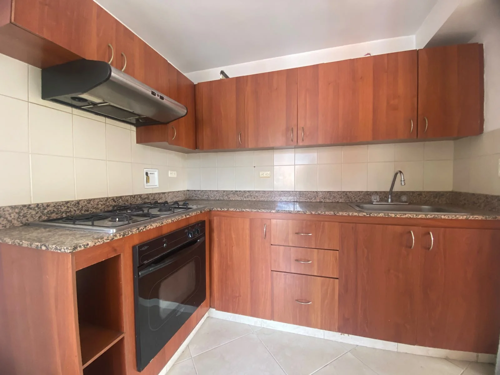 Amplio Apartamento para Arriendo en Belén, Loma los Bernal